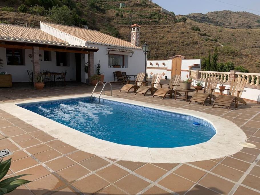 Villa Calabasas 阿尔姆尼卡 外观 照片