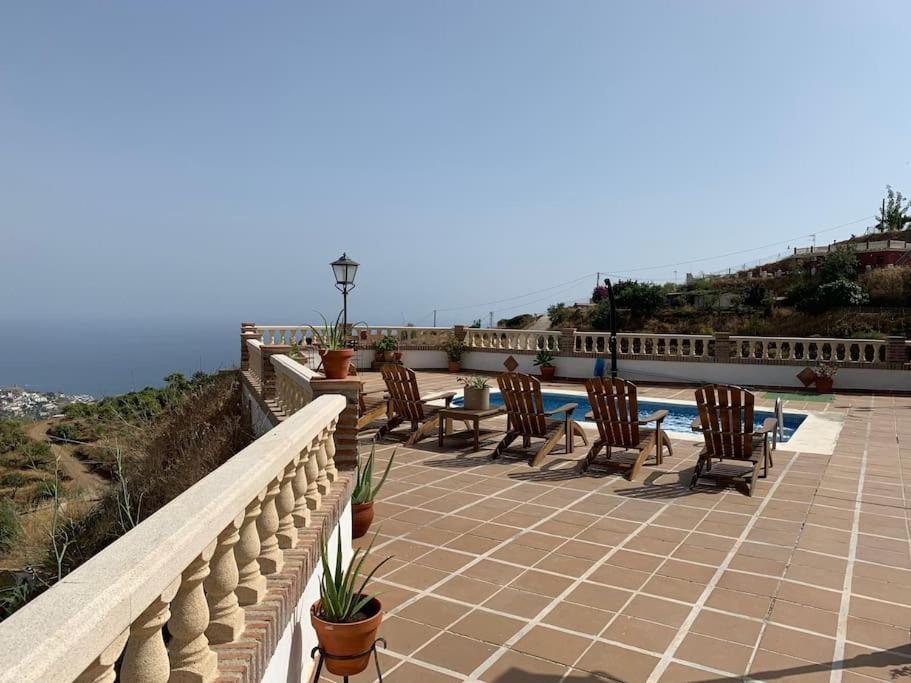 Villa Calabasas 阿尔姆尼卡 外观 照片